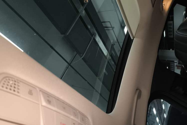 Used Mercedes-Benz C-Class 2019 C 260 L Sport Edition Headliner