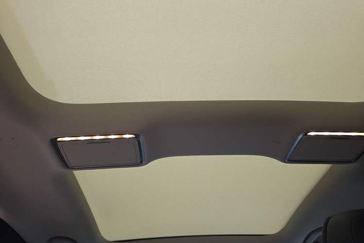 Used Mercedes-Benz C-Class 2019 C 260 L Sport Edition Headliner