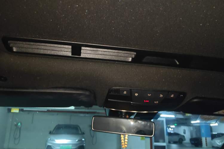 Used Mercedes-Benz C-Class 2019 C 260 Sport Edition Headliner