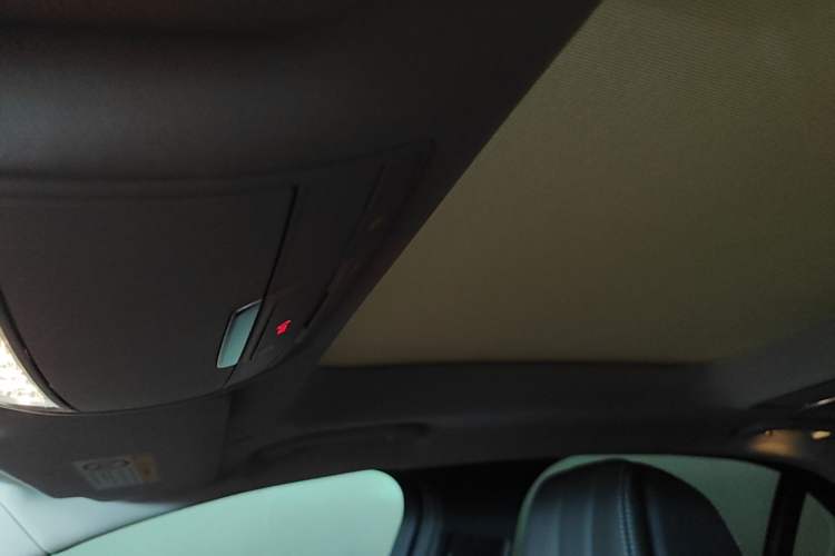 Used Mercedes-Benz C-Class 2019 C 260 L Sport Edition Headliner