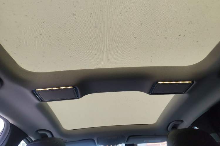 Used Mercedes-Benz C-Class 2019 Restyled C 260 L Sport Edition Headliner