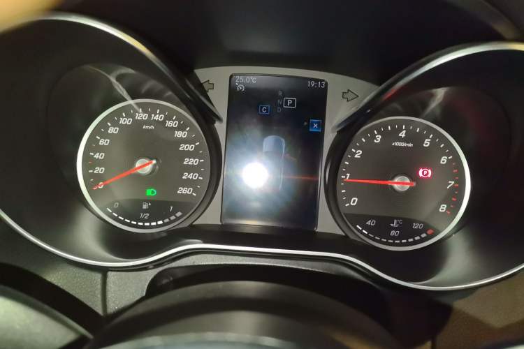 Used Mercedes-Benz C-Class 2019 C 180 L Fashion Edition Sport Version Instrument Cluster