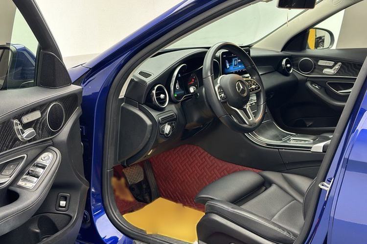 Used Mercedes-Benz C-Class 2019 C 260 L Sport Edition Interior 1