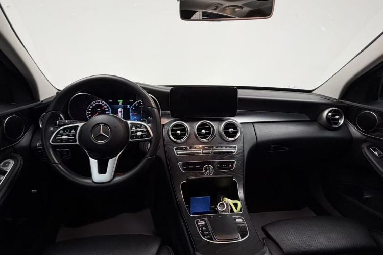 Used Mercedes-Benz C-Class 2019 C 260 Estate Interior 1