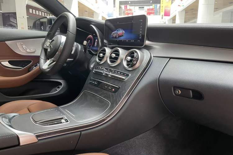Used Mercedes-Benz C-Class 2019 C 260 Coupe Interior 1