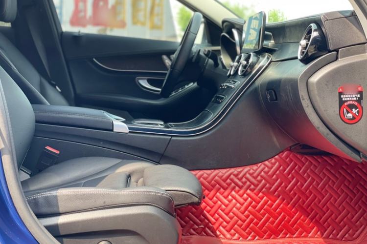Used Mercedes-Benz C-Class 2019 C 260 L Sport Edition Interior 10