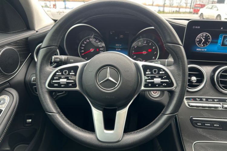 Used Mercedes-Benz C-Class 2019 C 180 L Fashion Edition Sport Version Interior 3