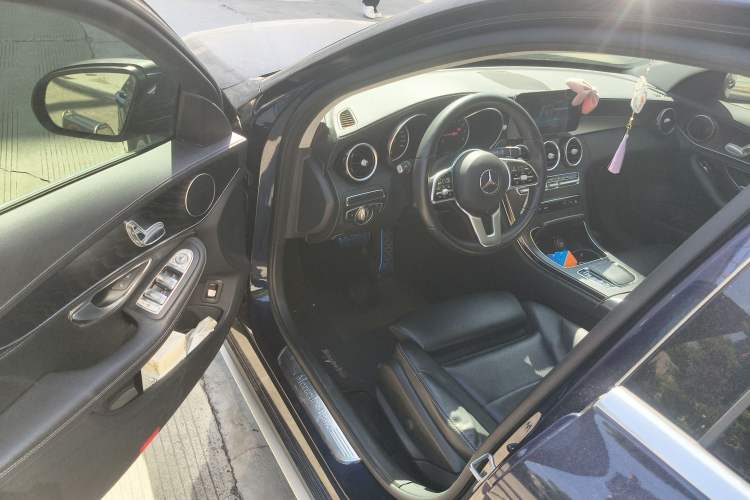 Used Mercedes-Benz C-Class 2019 C 180 L Fashion Edition Sport Version Interior 3