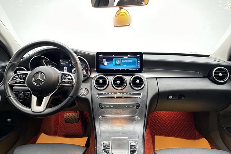 Used Mercedes-Benz C-Class 2019 C 260 L Sport Edition Interior 4