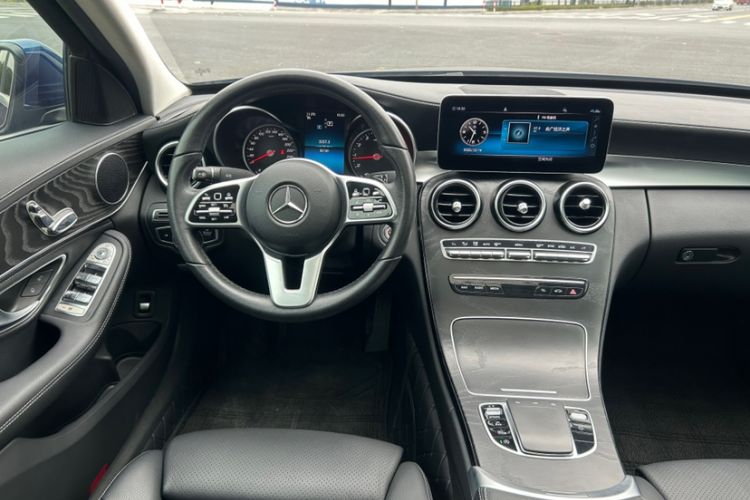 Used Mercedes-Benz C-Class 2019 C 180 L Fashion Edition Sport Version Interior 4