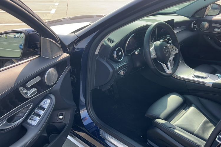 Used Mercedes-Benz C-Class 2019 C 260 L 4MATIC Sport Edition Interior 4