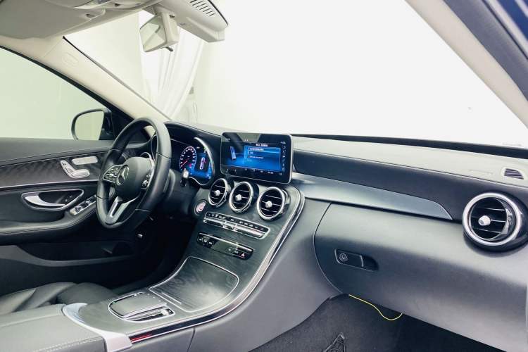 Used Mercedes-Benz C-Class 2019 Restyled C 260 L Sport Edition Interior 5