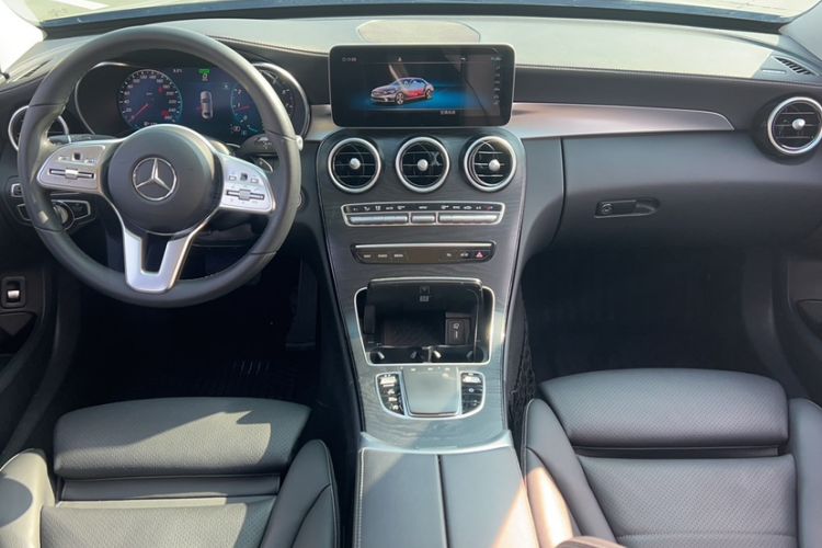 Used Mercedes-Benz C-Class 2019 C 260 L 4MATIC Sport Edition Interior 5