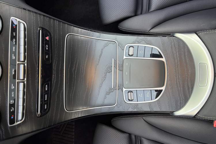 Used Mercedes-Benz C-Class 2019 C 260 L Sport Edition Interior 6