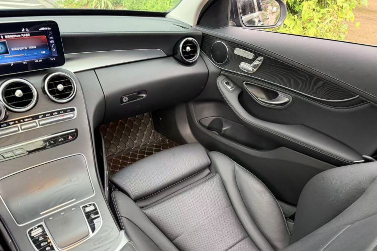 Used Mercedes-Benz C-Class 2019 Restyled C 260 L Sport Edition Interior 7