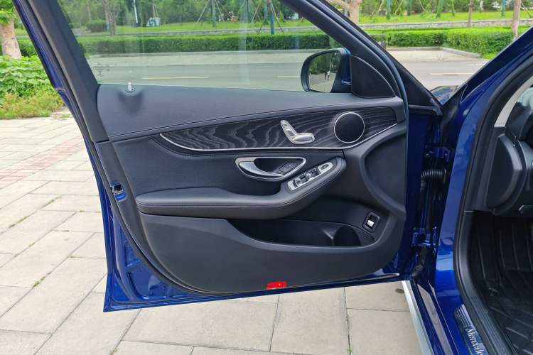 Used Mercedes-Benz C-Class 2019 C 180 L Fashion Edition Sport Version Interior 8
