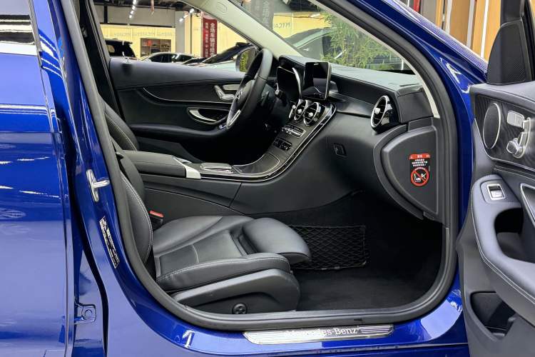 Used Mercedes-Benz C-Class 2019 C 260 L Sport Edition Interior 9