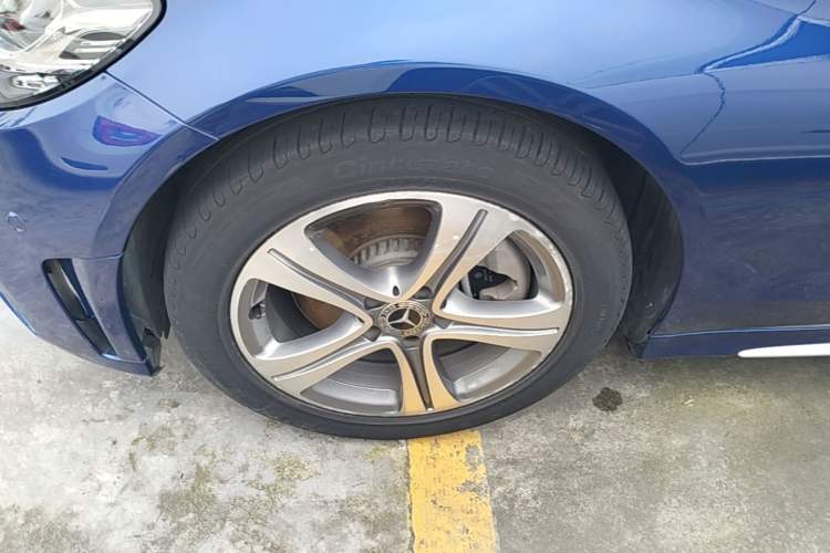 Used Mercedes-Benz C-Class 2019 Restyled C 260 L Sport Edition Left Front Wheel Hub