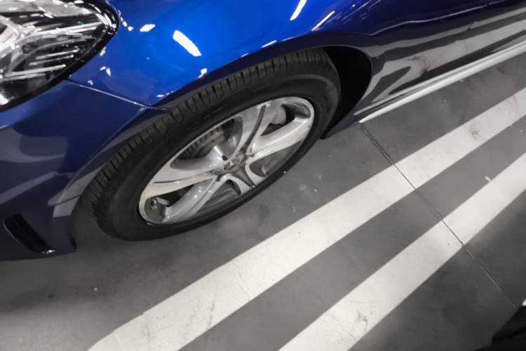 Used Mercedes-Benz C-Class 2019 C 260 L Sport Edition Left Front Wheel Hub