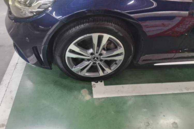 Used Mercedes-Benz C-Class 2019 C 180 L Fashion Edition Sport Version Left Front Wheel Hub