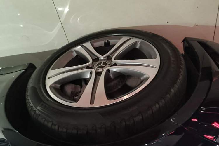 Used Mercedes-Benz C-Class 2019 Restyled C 260 L Sport Edition Left Front Wheel Hub