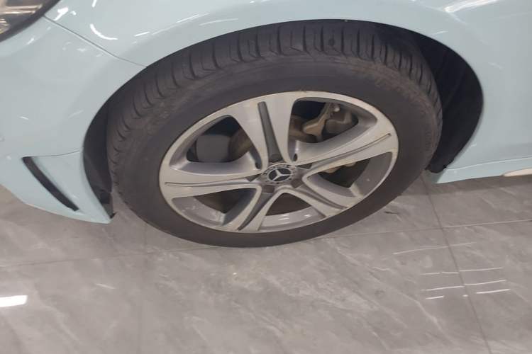 Used Mercedes-Benz C-Class 2019 C 260 L Sport Edition Left Front Wheel Hub