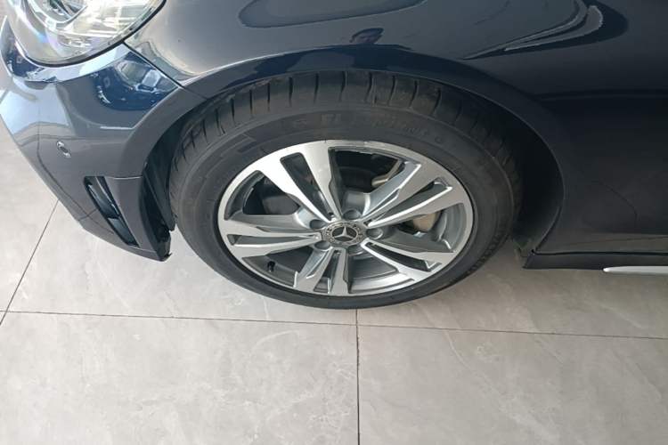 Used Mercedes-Benz C-Class 2019 C 180 L Fashion Edition Sport Version Left Front Wheel Hub