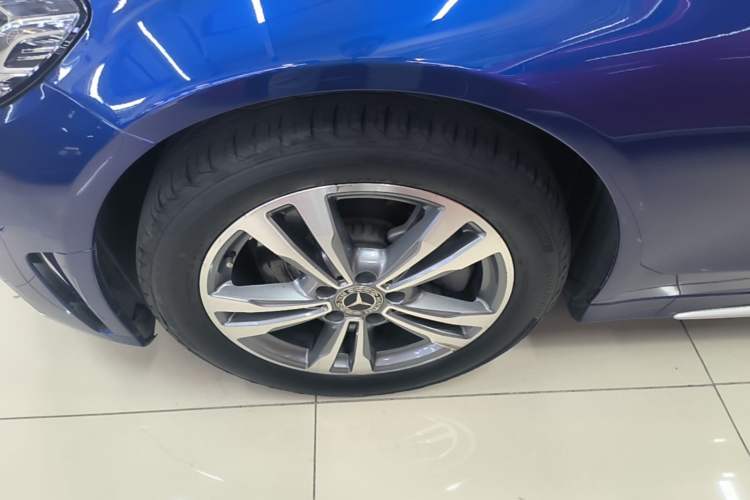 Used Mercedes-Benz C-Class 2019 C 180 L Fashion Edition Sport Version Left Front Wheel Hub