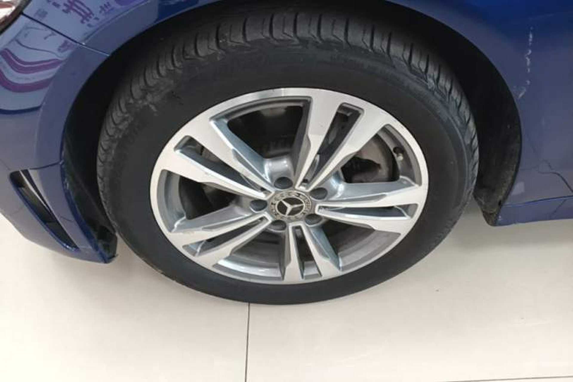 Used Mercedes-Benz C-Class 2019 C 180 L Fashion Edition Sport Version Left Front Wheel Hub