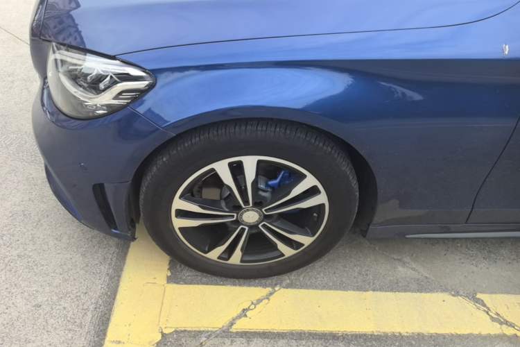 Used Mercedes-Benz C-Class 2019 C 260 Sport Edition Left Front Wheel Hub