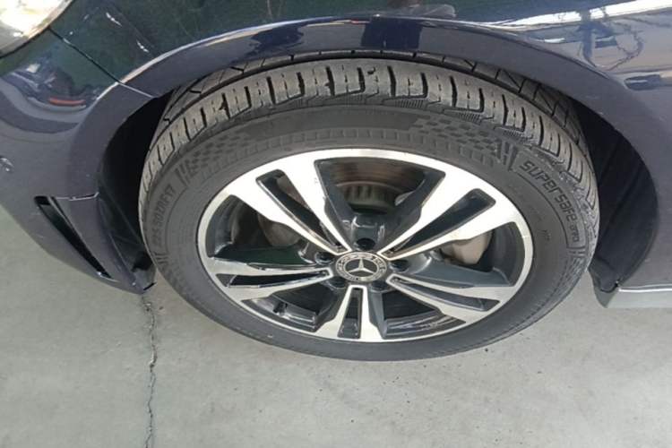 Used Mercedes-Benz C-Class 2019 C 260 Sport Edition Left Front Wheel Hub