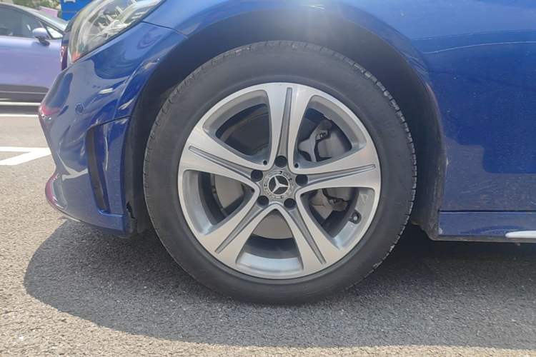 Used Mercedes-Benz C-Class 2019 Restyled C 260 L Sport Edition Left Front Wheel Hub