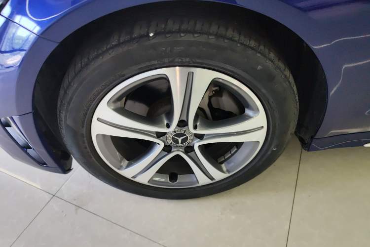 Used Mercedes-Benz C-Class 2019 Restyled C 260 L Sport Edition Left Front Wheel Hub