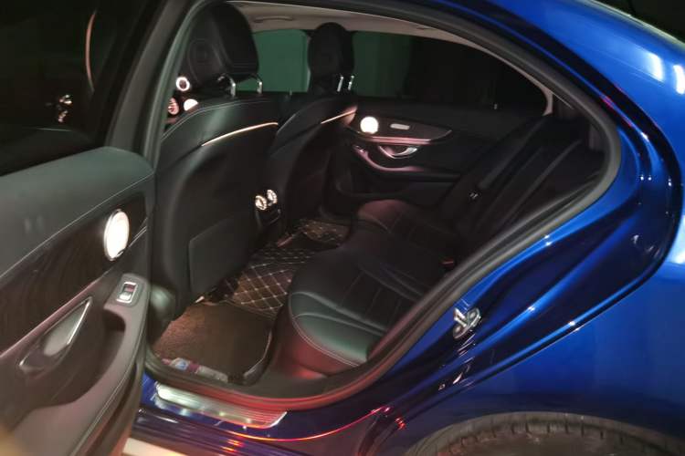 Used Mercedes-Benz C-Class 2019 C 180 L Fashion Edition Sport Version Left Rear Seat