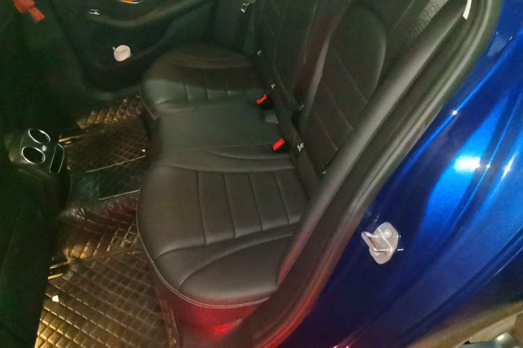 Used Mercedes-Benz C-Class 2019 C 180 L Fashion Edition Sport Version Left Rear Seat