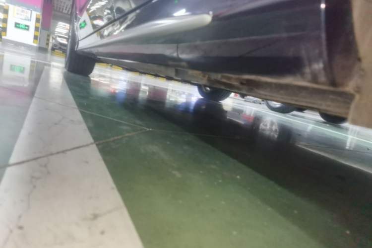 Used Mercedes-Benz C-Class 2019 C 180 L Fashion Edition Sport Version Left Side Sill