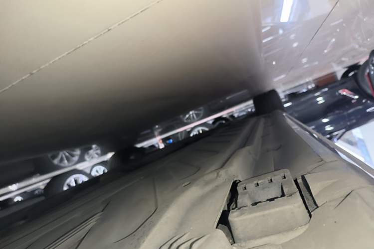 Used Mercedes-Benz C-Class 2019 C 180 L Fashion Edition Sport Version Left Side Sill
