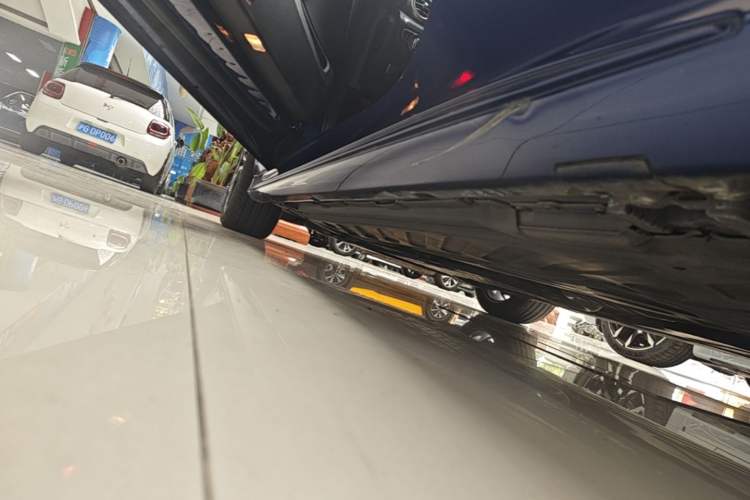 Used Mercedes-Benz C-Class 2019 C 260 Coupe Left Side Sill