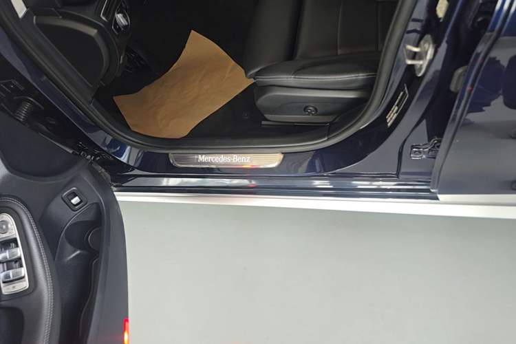 Used Mercedes-Benz C-Class 2019 Restyled C 260 L Sport Edition Left Side Sill