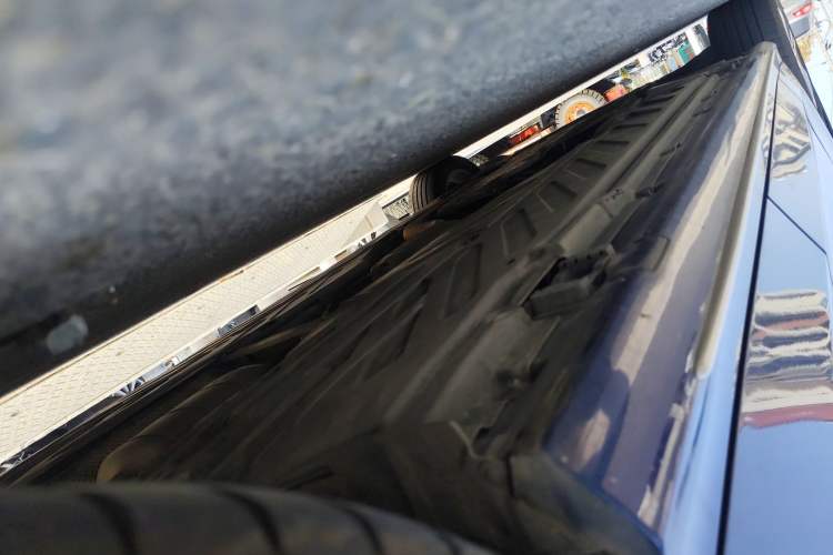 Used Mercedes-Benz C-Class 2019 Restyled C 260 L Sport Edition Left Side Sill