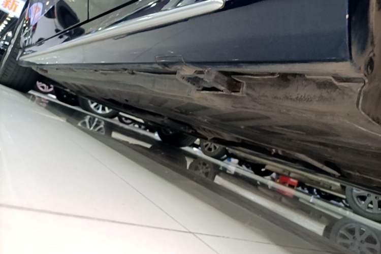 Used Mercedes-Benz C-Class 2019 C 180 L Fashion Edition Sport Version Left Side Sill
