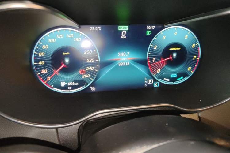 Used Mercedes-Benz C-Class 2019 C 260 Estate Odometer Close Up