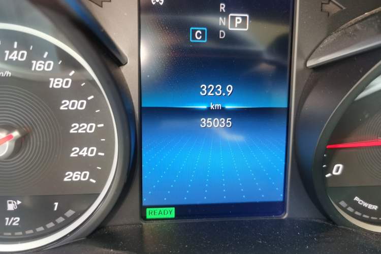 Used Mercedes-Benz C-Class 2019 C 260 L Sport Edition Odometer Close Up