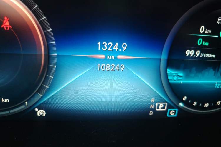 Used Mercedes-Benz C-Class 2019 Restyled C 260 L Sport Edition Odometer Close Up