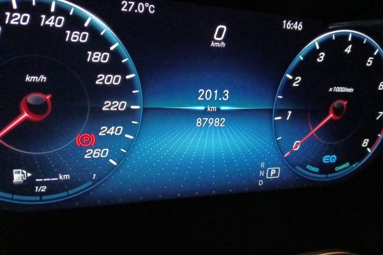 Used Mercedes-Benz C-Class 2019 Restyled C 260 L Sport Edition Odometer Close Up