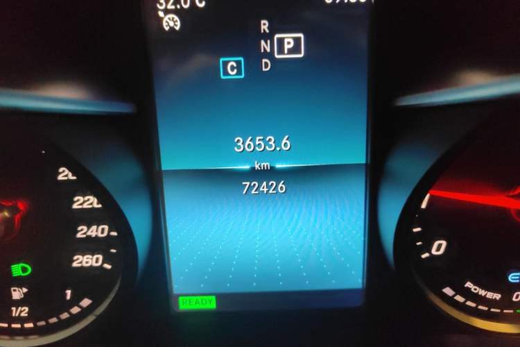 Used Mercedes-Benz C-Class 2019 C 260 L Sport Edition Odometer Close Up