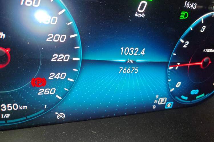 Used Mercedes-Benz C-Class 2019 C 260 L Sport Edition Odometer Close Up
