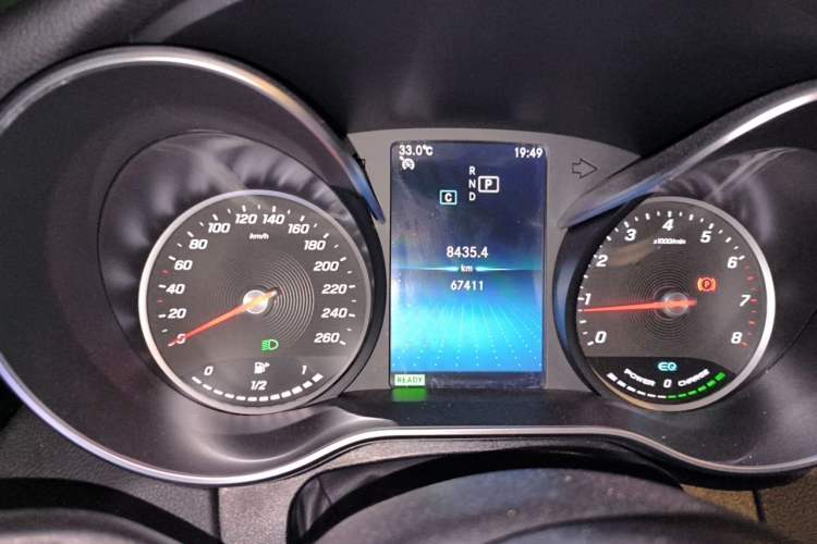 Used Mercedes-Benz C-Class 2019 C 260 Sport Edition Odometer Close Up