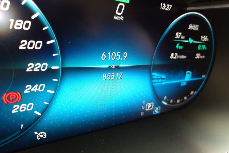 Used Mercedes-Benz C-Class 2019 Restyled C 260 L Sport Edition Odometer Close Up