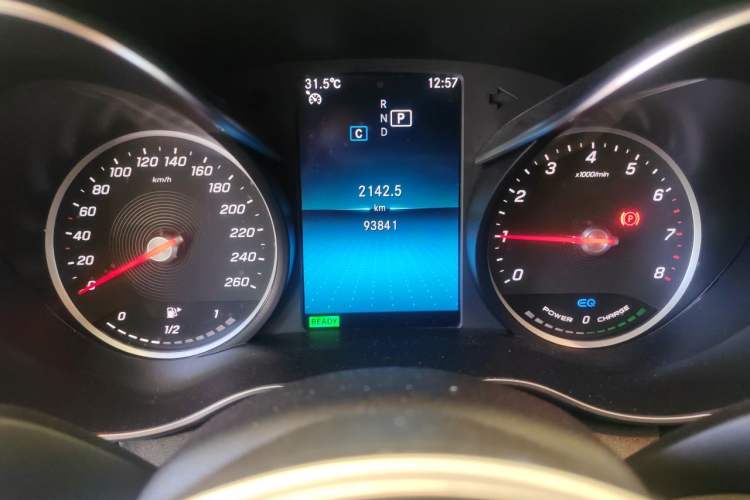 Used Mercedes-Benz C-Class 2019 C 260 L Sport Edition Odometer Close Up